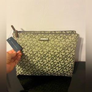 NWT Tommy Hilfiger Cosmetic Bag